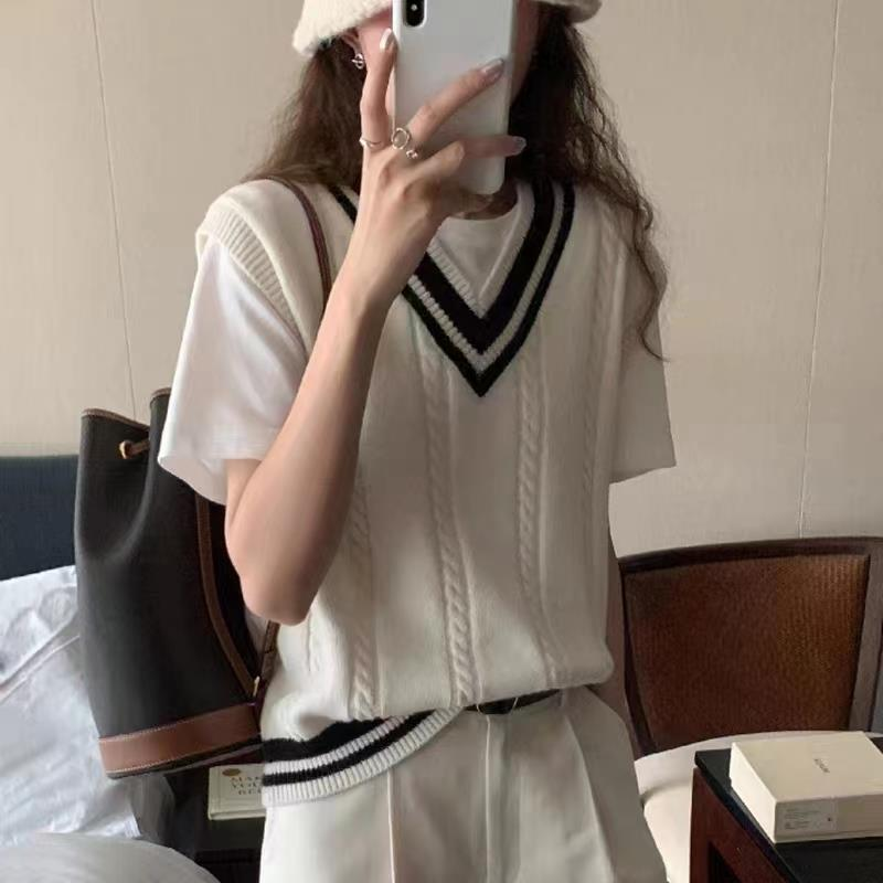 Teodosia - Fine Knit Pullover Vest V Neck by Ares Milano